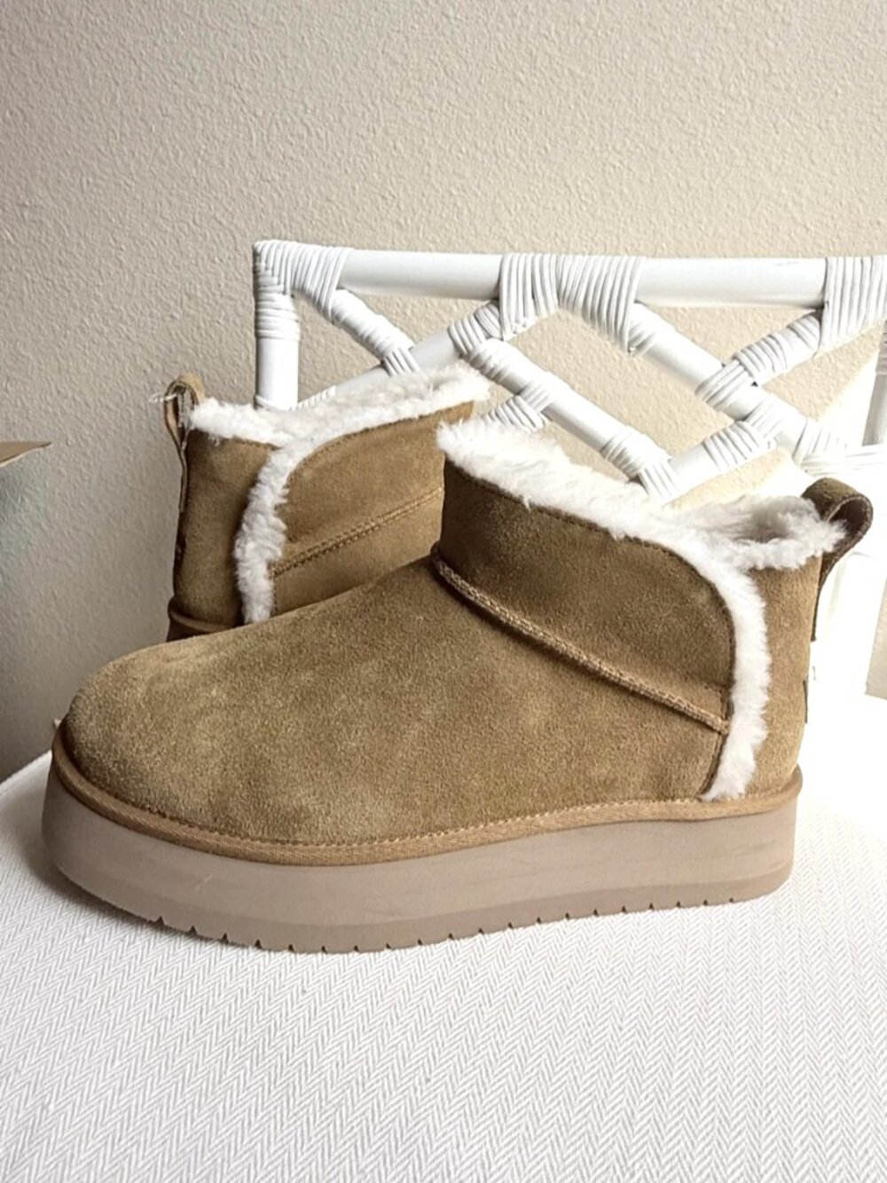 Koolaburra by UGG Women's Koola Ultra Platform Boots Chestnut US 11 New - Picture 2 of 13